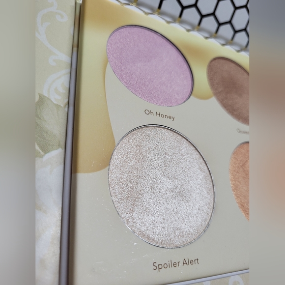 Beauty Bakerie Milk & Honey Highlighter Palette - Picture 7 of 10